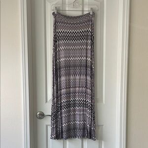 Bobeau Chevron Patterned Black and White Pencil Skirt